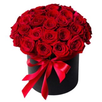 25 red roses in a hatbox | Flower Delivery Verbilki